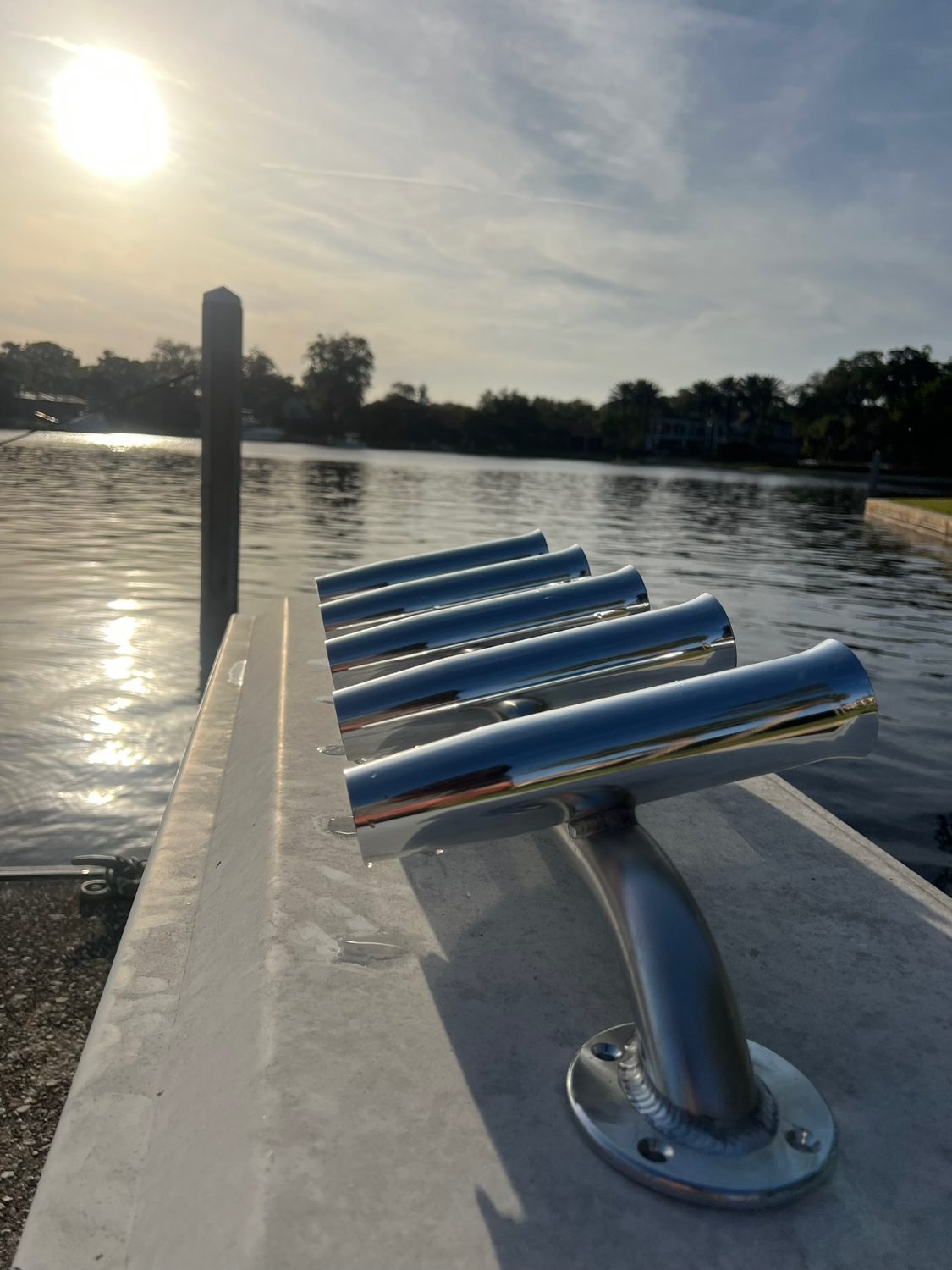 Dockside polished rod holders
